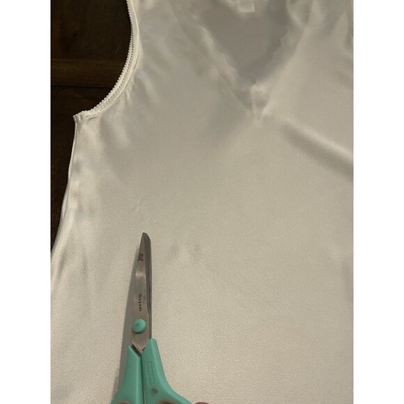 Oscar de la Renta Vintage Ivory Satin Nightgown Lace Bow Pearl SZ Small *READ* - Picture 9 of 12